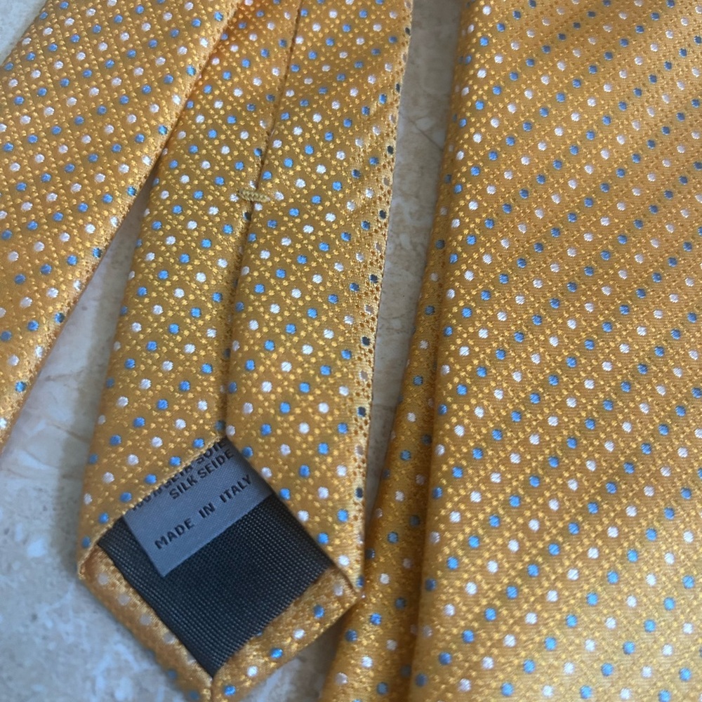 Canali Gold Silk Tie with Diagonal Micro-Pattern - Picture 6 of 6